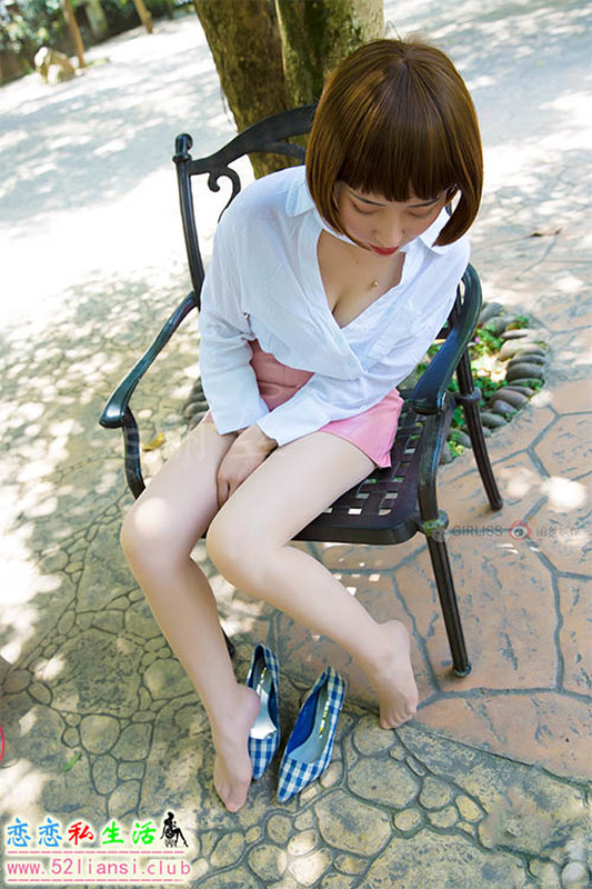 [LISS丽丝映像]NO.006 短发姑娘在小树林【81P/1.76G】