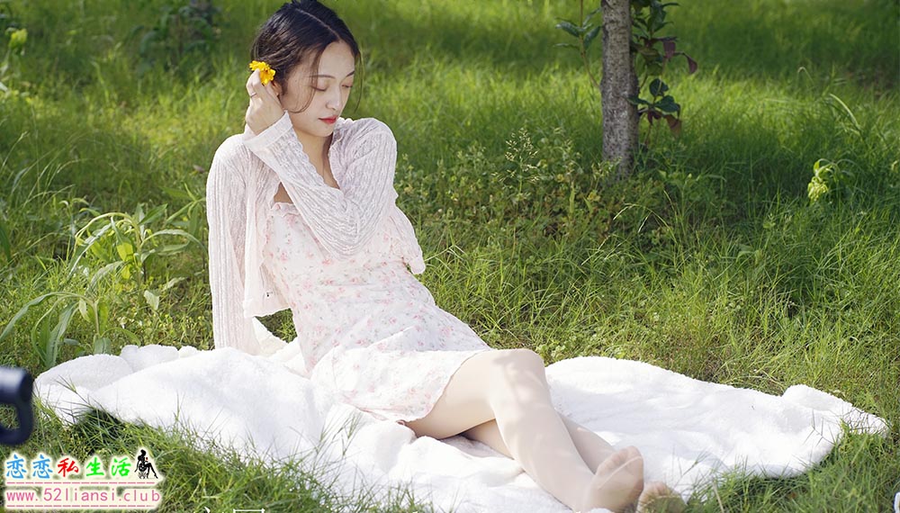 [初夏女神]037期 依依~《邻家女孩》风中少女(带视频)【122P+1V/4.65G】