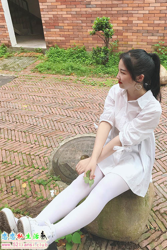 [最爱帆布鞋]051-学妹丝袜美腿写真（带视频）【101P+1V/375M】
