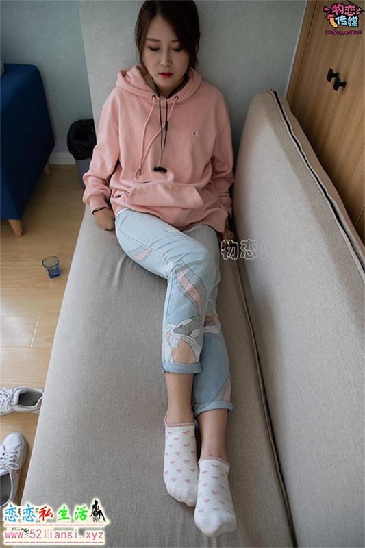 [物恋传媒] No.071 可爱小姐姐搭配白色nike板鞋（带视频）【171P+1V/1.40G】