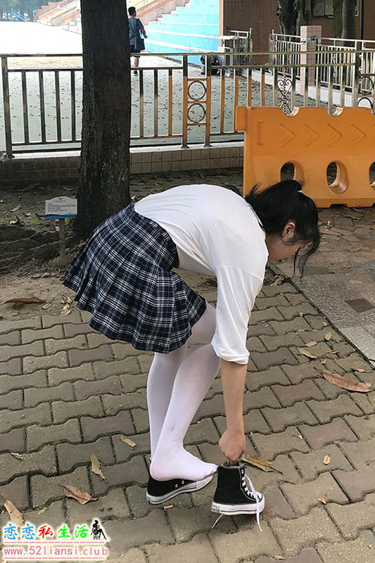 [最爱帆布鞋]008-学妹丝袜美腿写真【92P/183M】