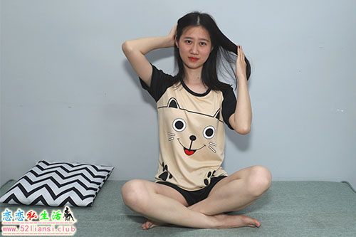 [Pary学生模拍]050 极品美女小芳展示睡衣美脚【120P/276M】