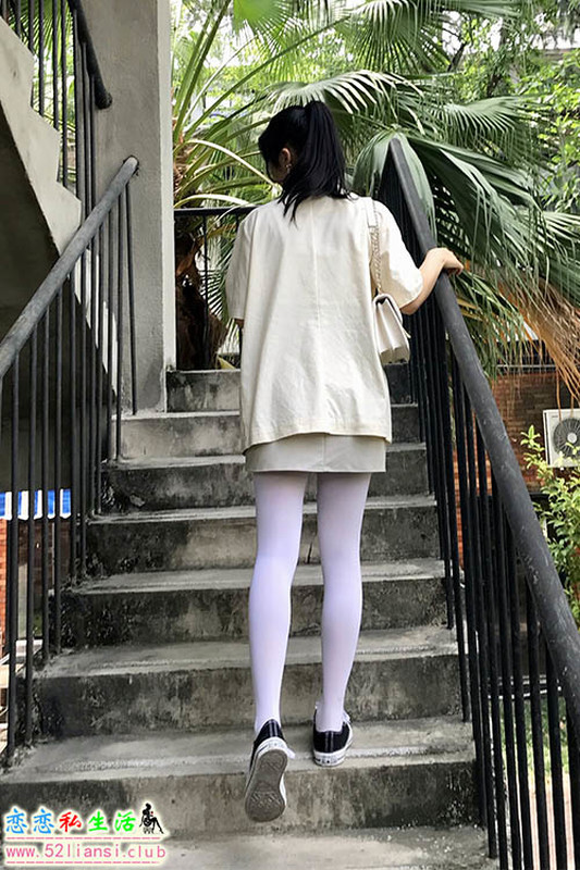 [最爱帆布鞋]051-学妹丝袜美腿写真（带视频）【101P+1V/375M】