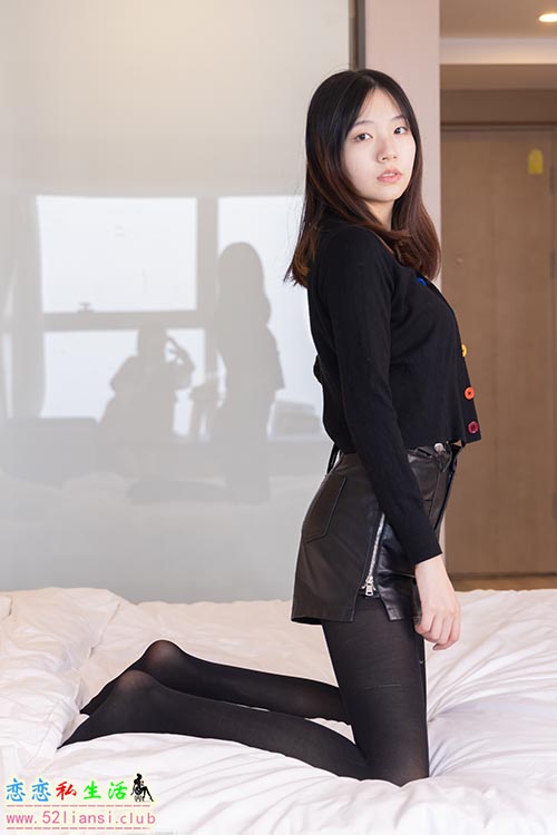 [袜啵啵] 072期 小甜豆-两双长靴、厚黑丝、厚肉丝(带视频)【144P+1V/6.59G】