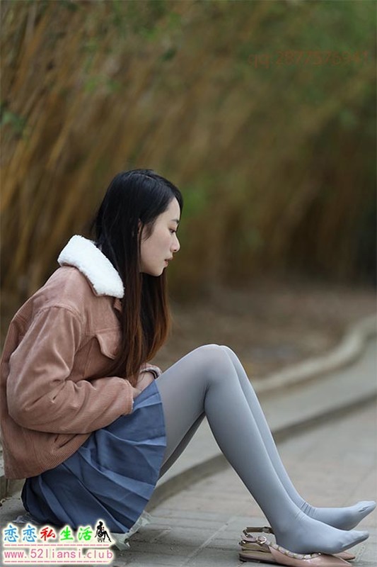 大西瓜爱牙膏-2020年11月份-04短裙厚灰丝(带视频)【181P+1V/914M】 大西瓜爱牙膏-2020年11月份-04短裙厚灰丝(带视频)【181P+1V/914M】