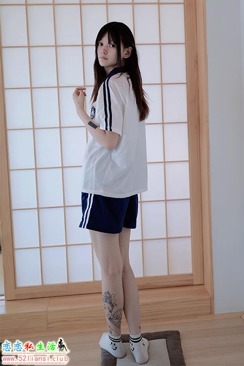 [精选资源]034-凡夫摄影-纹身美少女小恩原味棉袜裸足(带视频)【208P+1V/2.39G】