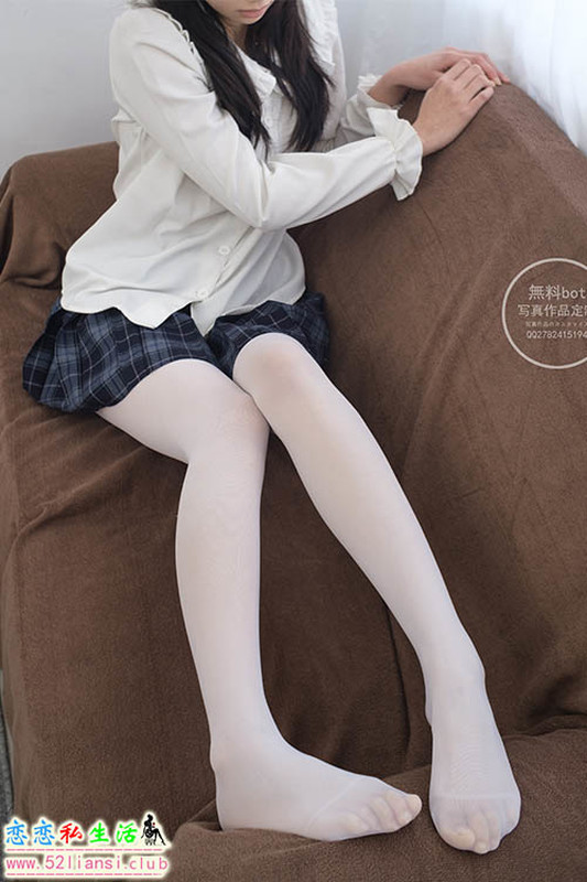 [森萝财团]-有料018 吸吸 白丝少女的百褶裙【71P/802M】