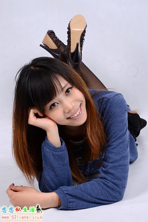 [赤足者]No.019 短裙黑丝【52P/389M】