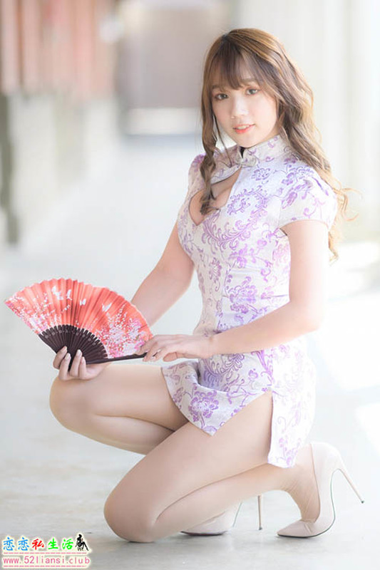 [街拍丝足]040-台湾腿模 Listening 旗袍丝袜高跟美腿外拍【87P/103M】