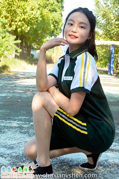 [初夏女神]084期 双双~【绿色校服】校服是亲戚家借来的，还挺合身(带视频)【160P+1V/5.93G】