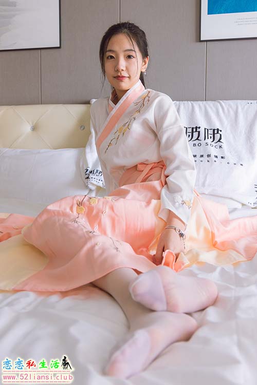 [袜啵啵] 311期 小甜豆-布鞋、白丝、裸足、古装(带视频)【140P+1V/5.75G】