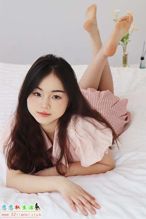 [初夏女神]015期 十一~粉色S码休闲JK搭白色高跟鞋(带视频)【97P+1V/6.4G】