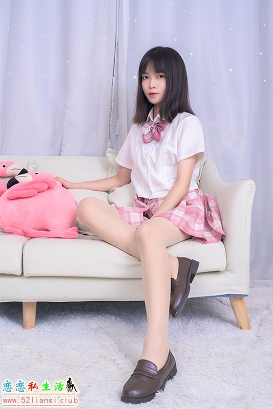 [SSA丝社]超清写真 No.700 模特丹丹的肉丝袜美脚（上）【106P/2.76G】