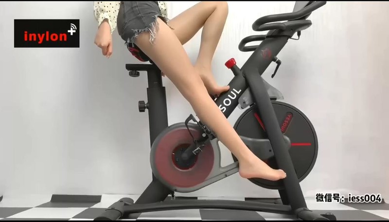 【iess秀 040】芊芊超可爱的玉足极品美腿丝袜【6min/49M】 【iess秀 040】芊芊超可爱的玉足极品美腿丝袜【6min/49M】