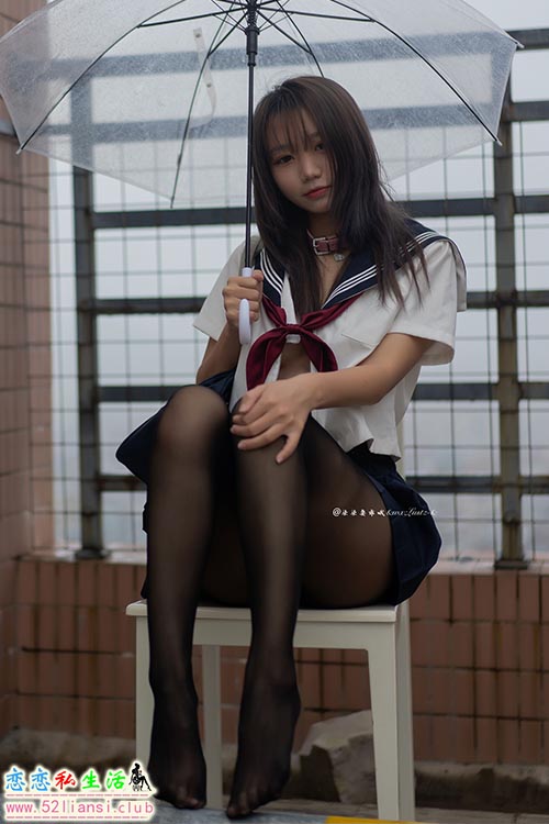 [美图精选]682-柒柒要乖额 - 天台学姐【57P+1V/214M】