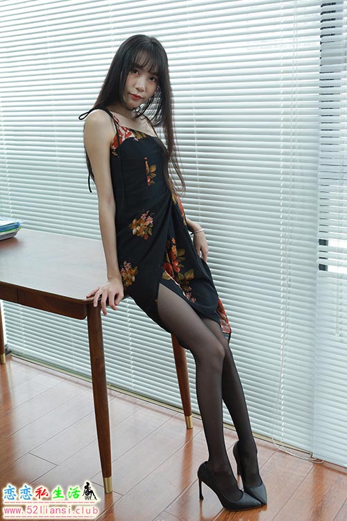 [IESS异思趣向] 丝享家 1435：团团《黑色高跟鞋》[83P／84MB]