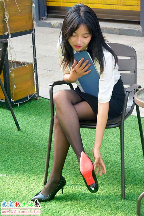 [初夏女神]088期 点点~【黑白正装】黑白正装解锁黑丝的穿搭风(带视频)【140P+1V/5.48G】