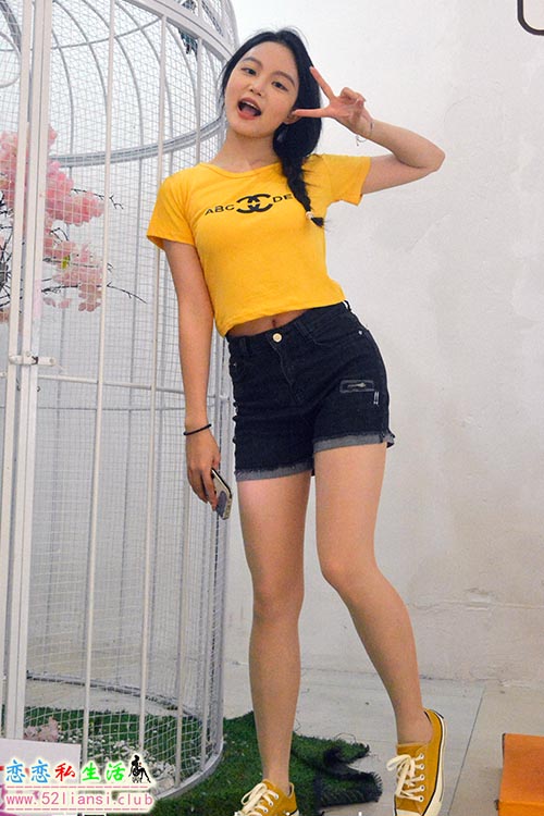 [初夏女神]068期 双双~【元气少女】搭配一双黄色帆布鞋成了小小多巴胺(带视频)【160P+1V/4.54G】