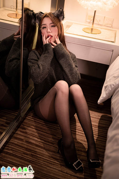[美图精选]197-一北亦北-圣诞黑丝写真【27P+1V/436M】