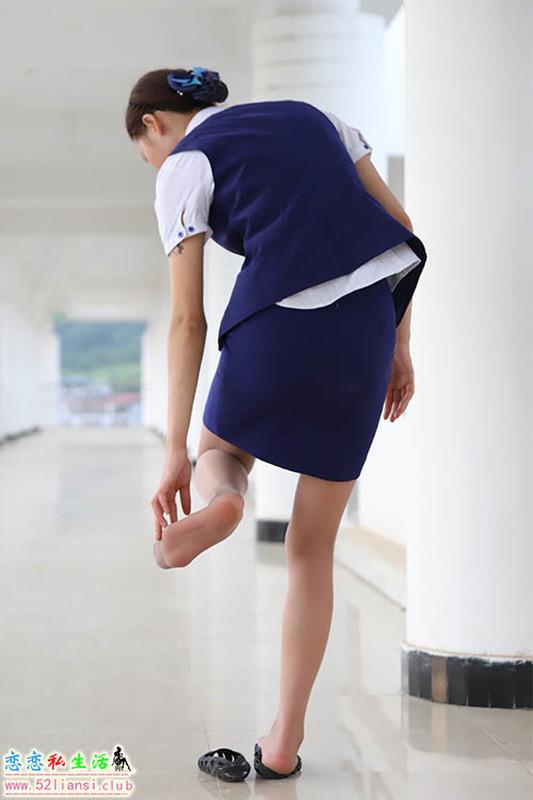 大西瓜爱牙膏-S062 短裙制服灰丝(带视频)【397P+1V/1.12G】 大西瓜爱牙膏-S062 短裙制服灰丝(带视频)【397P+1V/1.12G】