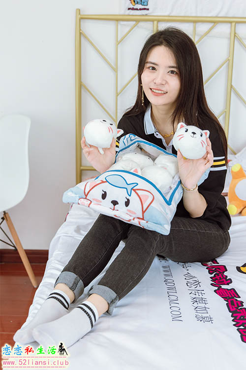 [物恋传媒] No.1036 然然-帆布鞋、白色棉袜、裸足(带视频)【135P+1V/4.24G】
