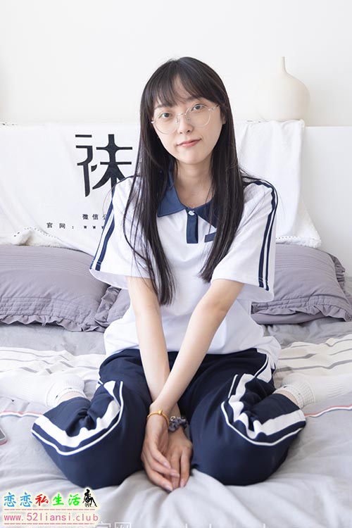 [袜啵啵] 207期 稚予-aj板鞋、白棉袜、油亮白丝、校服裤里丝(带视频)【140P+1V/5.25G】