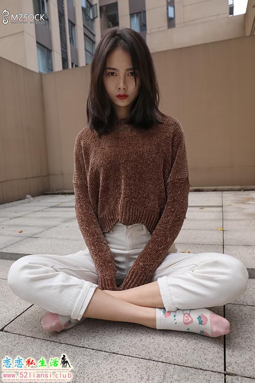 [IMZSOCK爱美足] 2020年-第35期 雨沫篮球鞋棉袜清瘦裸足【99P/1.09G】