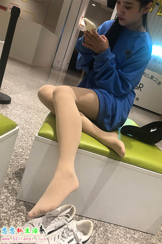 [最爱帆布鞋]035-学妹丝袜美腿写真（带视频）【321P+2V/1.75G】