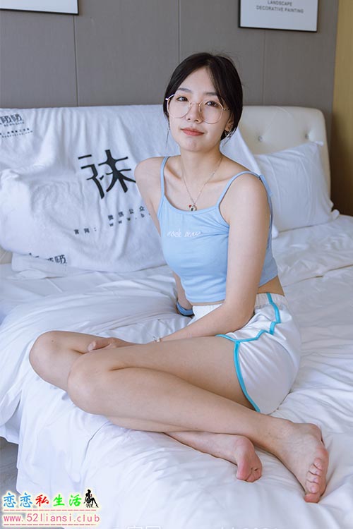 [袜啵啵] 251期 小甜豆-高跟鞋、超薄黑丝、裸足(带视频)【140P+1V/5.84G】