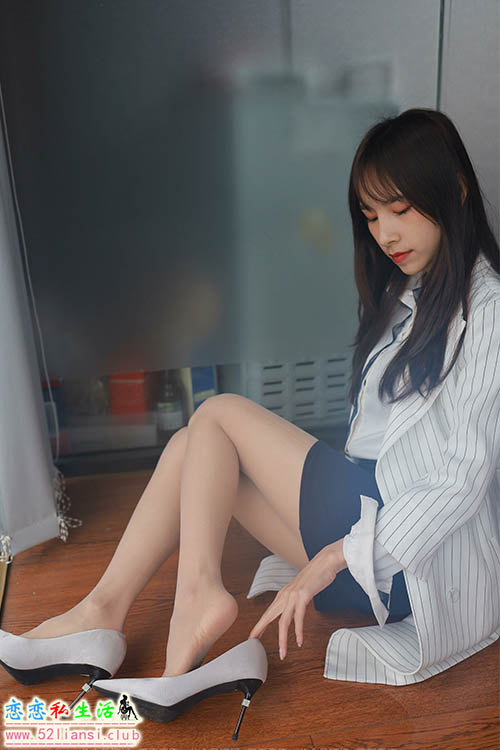 [IESS异思趣向] 丝享家 1058：美子《迷人的超短包臀裙》【84P/92M】