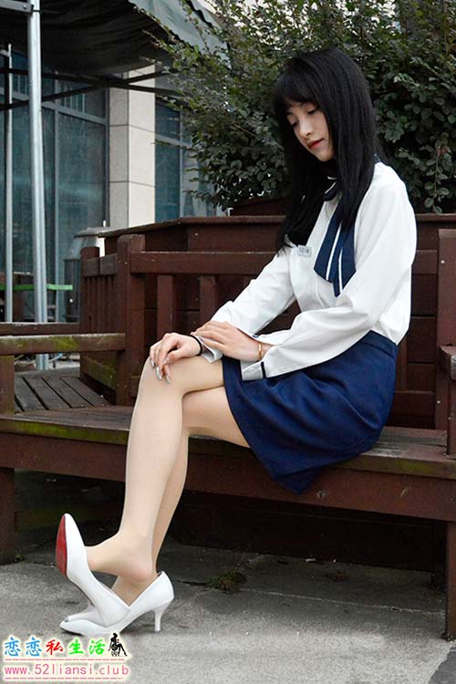 [初夏女神]096期 柒柒~【仰望天空】每位女生心中都有一双高跟鞋(带视频)【140P+1V/5.25G】
