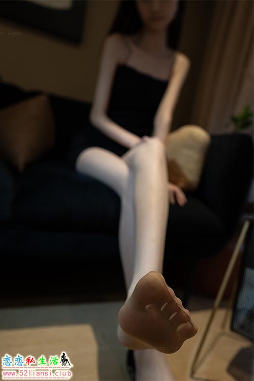 [ISS尤物]No.035 酸酸 连衣裙(带视频)【62P+1V/719M】