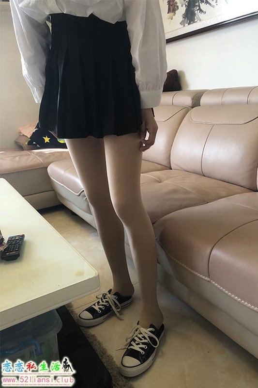[最爱帆布鞋]036-学妹丝袜美腿写真【74P/198M】