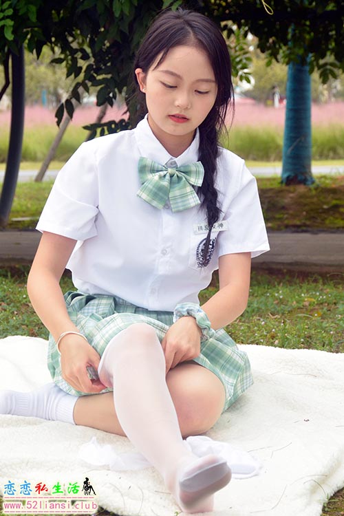 [初夏女神]093期 双双~【雪松JK套】巴啦啦小魔仙，玛丽珍鞋配一下(带视频)【140P+1V/5.53G】