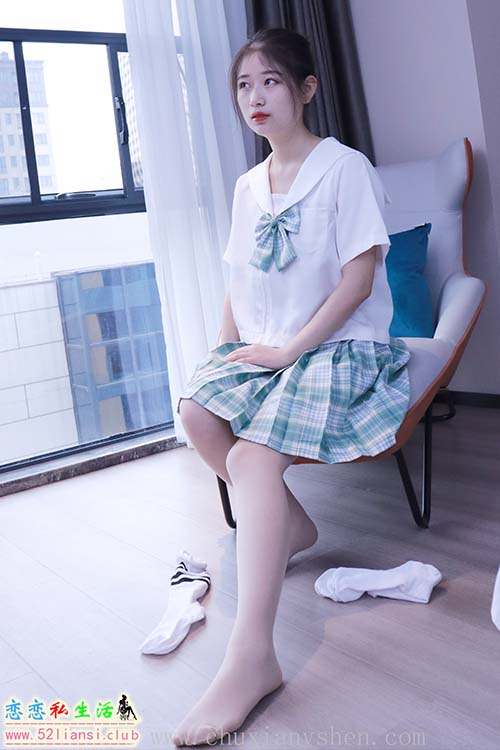 [初夏女神]013期 念念~常规S码绿色JK套搭配小白鞋(带视频)【135P+1V/5.82G】