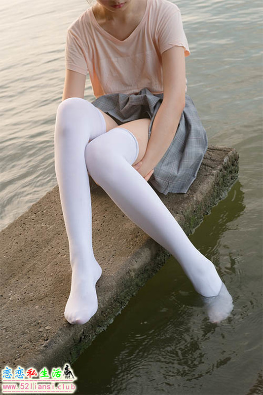 [森萝财团]-R15-032【113P/918M】