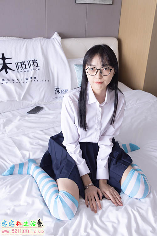 [袜啵啵] 070期 稚予-皮鞋、拖鞋、过膝袜、白棉袜(带视频)【148P+1V/7.09G】