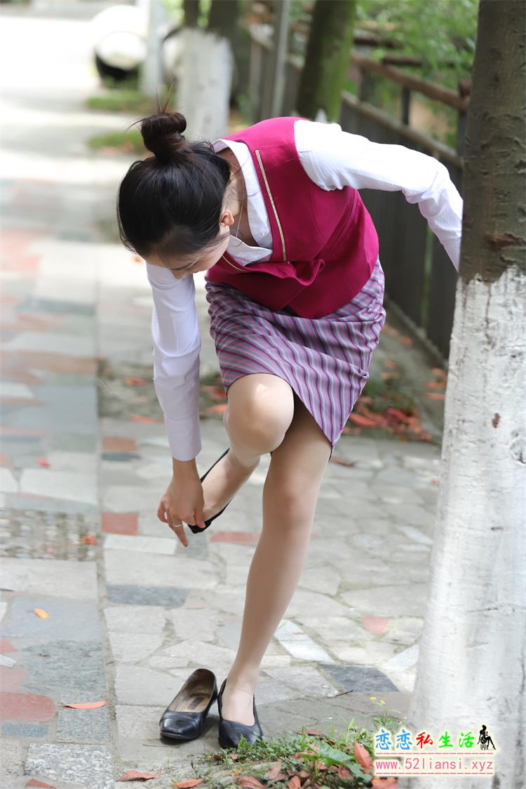 大西瓜爱牙膏-2019 04月活动模特2 服务员室外制服丝摄【282P/1.81G】 大西瓜爱牙膏-2019 04月活动模特2 服务员室外制服丝摄【282P/1.81G】