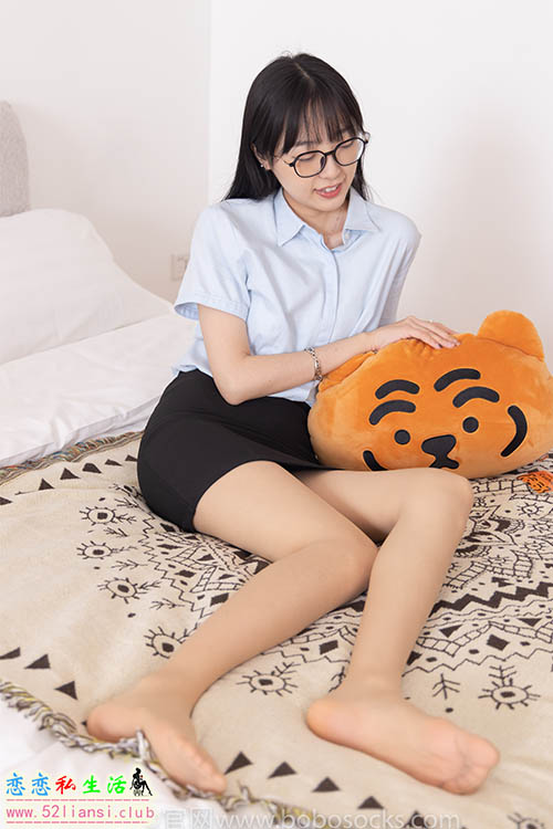 [袜啵啵] 076期 稚予-建行制服、平底鞋、肉丝-脚尖透明款(带视频)【134P+1V/6.2G】