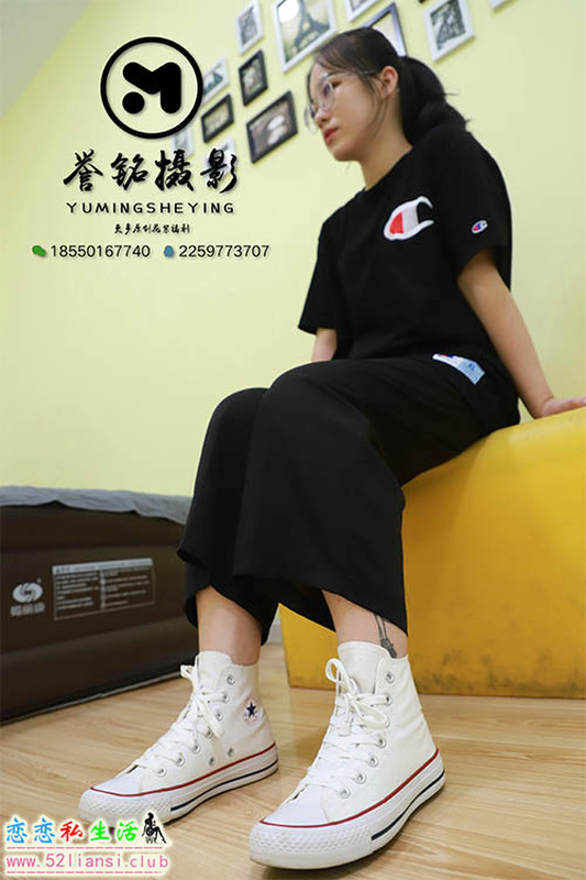 [誉铭传媒] 275期-帆布鞋棉袜踩踏【84P/117M】