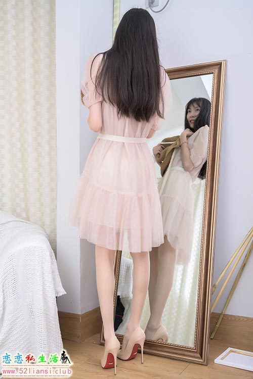 [SSA丝社]超清写真 No.764 模特团团的肉色油亮开裆丝袜(上)【124P/2.83G】