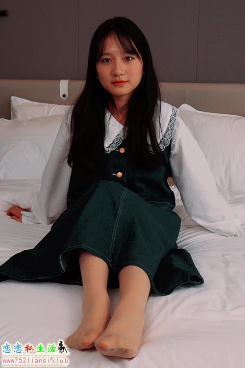 [初夏女神]005期 沙沙~牛仔M码长裙搭小黑皮鞋(带视频)【112P+1V/5.25G】