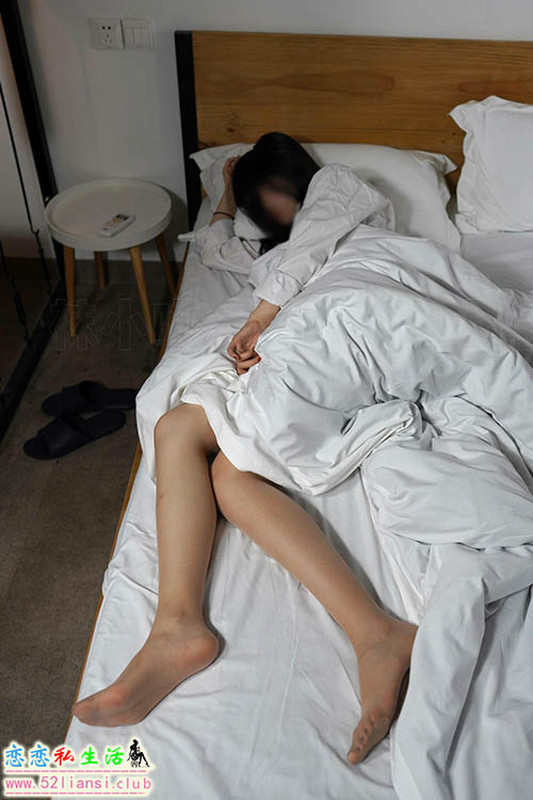 [袜小喵]KT247《同事帮我修电视：上》【99P/262M】