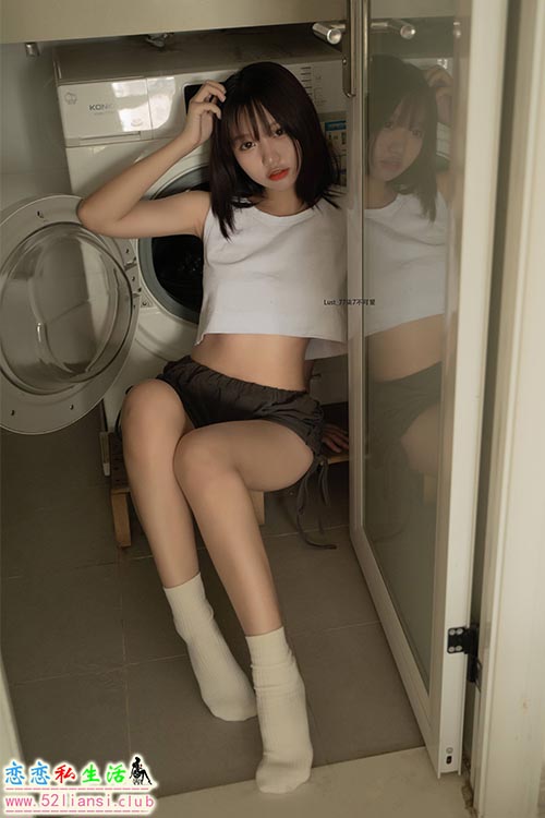 [美图精选]973-柒柒要乖哦-初恋背心【76P/173M】