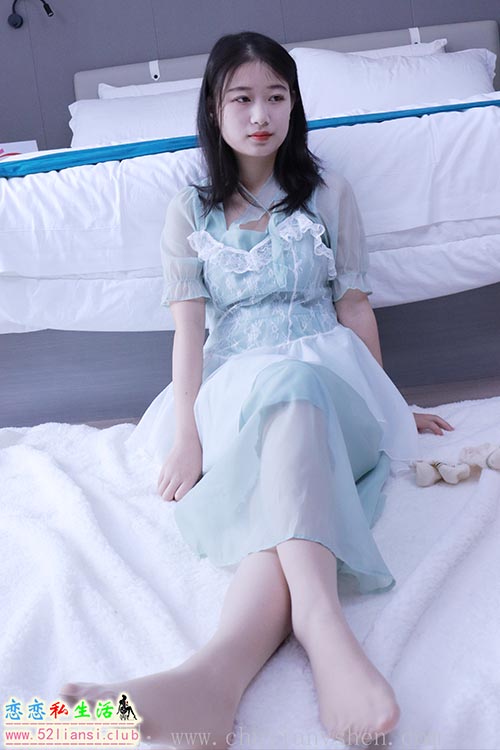 [初夏女神]009期 念念~绿野仙踪M码连衣裙搭回力球鞋(带视频)【120P+1V/5.53G】