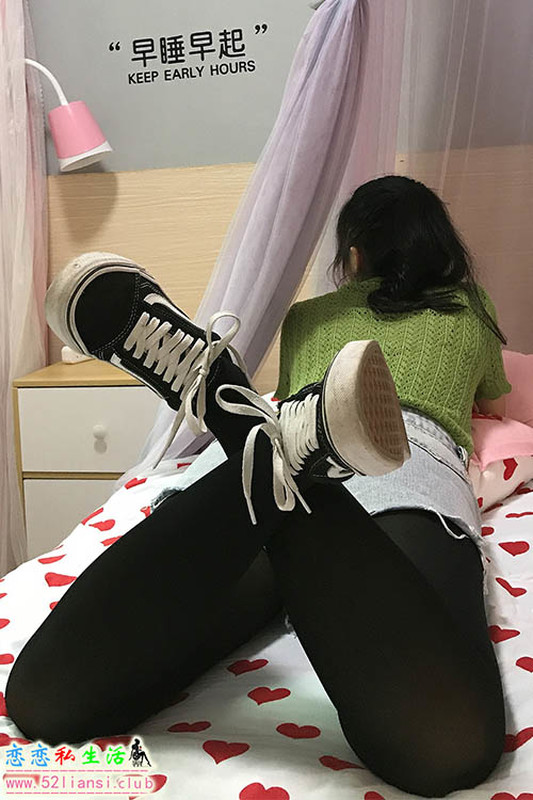 [最爱帆布鞋]030-学妹丝袜美腿写真（带视频）【147P+3V/301M】
