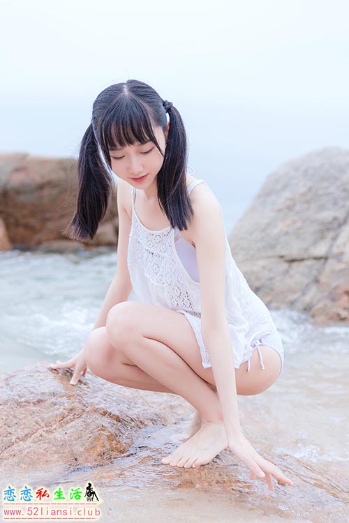 [木绵绵OwO] 31- 海边白色比基尼【30P/133M】