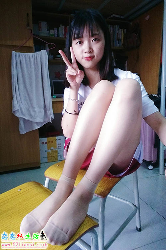 [学妹校园寝室丝短袜美脚]-第023期清茹【39P/75M】