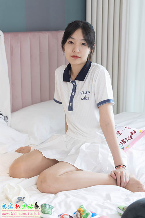 [袜啵啵] 096期 小甜豆-板鞋、白棉袜、油亮肉丝(带视频)【145P+1V/5.3G】