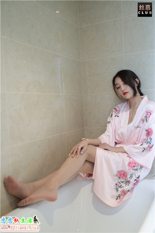 [丝慕写真] SM074 模特：诗晴《诗晴-睡袍-浴缸》【67P/56M】